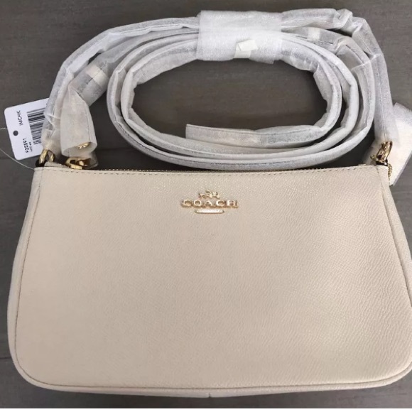 SOLDβοΈAuthentic COACH white/cream/Gold Crossbody - Picture 2 of 8